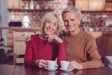 Sevgi dolu çift hafta sonları birlikte harcama