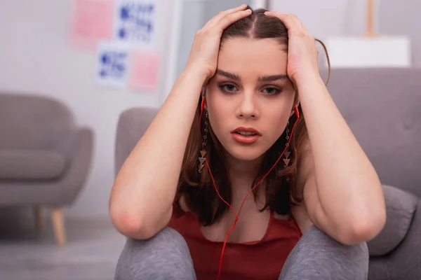 Gloomy teen girl missing boyfriend — Stock Photo, Image