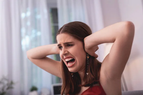 Concerned teen girl freeing emotions — Stock Photo, Image