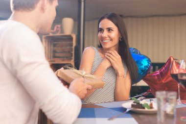 Işınlama kadın kara gözlü gerçekten müteşekkir hissediyorum
