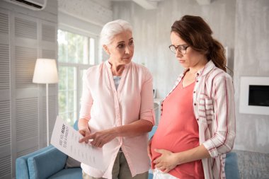 Endişe bekliyor kadın için profesyonel sosyolog gelecek