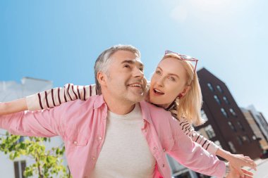 Birlikte olmak güzel neşeli çift