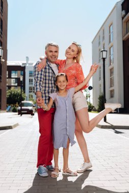 Sana bakmak çok mutlu mutlu aile