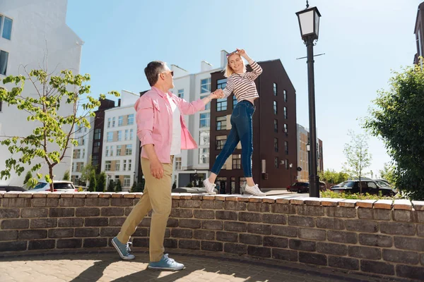 Blij positieve vrouw gelukkig gevoel — Stockfoto