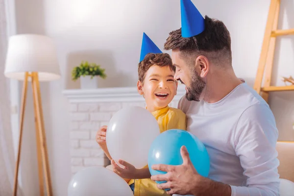 Boldog gyermeknek születésnapi party — Stock Fotó