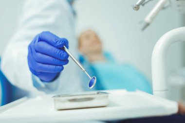 Erkek odaklı resmi el o alma aracı