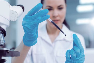 Seçici odak sıvı test örneği