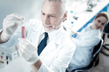 Tüp seyir neşeli pozitif kimyager