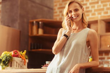 Kameraya poz güzel kadın