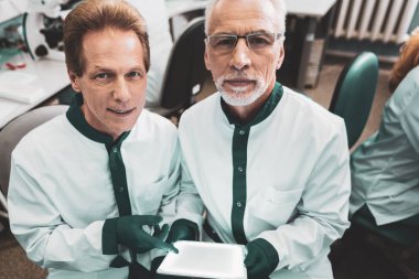 Yaşlı araştırmacılar sorumlu yapma Dna testi duygu