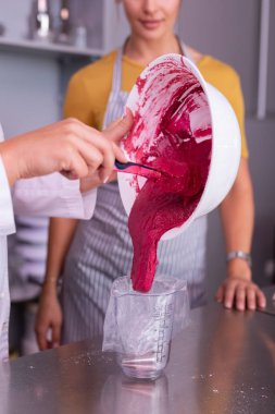 Aşçılık Okulu. Fransızca macaroons yapma öğretim ünlü aşçılık okulu öğretmeni deneyimli