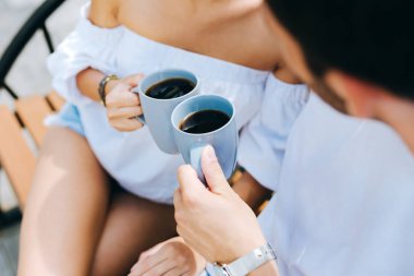 Bardak çay ile üstten görünüm