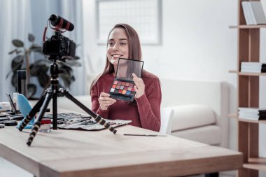 Ruj paleti hakkında söylüyorum yaratıcı blogger video
