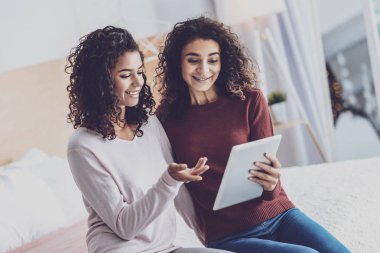 Görüntülü görüşme sahip çekici Uluslararası kız