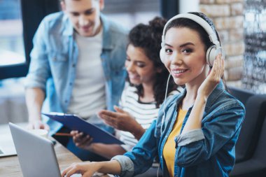 İyimser üç meslektaşları iyileştirilmesi projesi