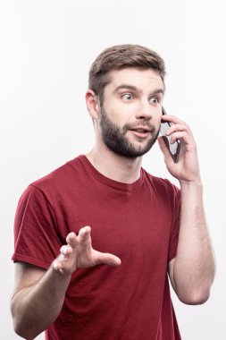 Mavi gözlü işadamı iş ortağı çağrılırken şaşırmış duygu