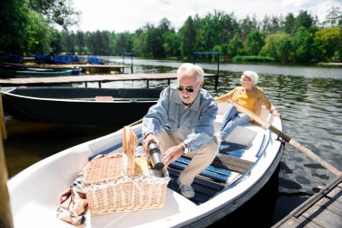 Küçük tekne romantik piknik Modern ışınlama emekli