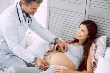 Bir ölçü birimi bant koşullarının güzel neşeli doktor