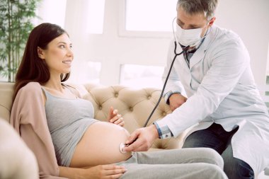 Pozitif neşeli kadın doktoru arıyor