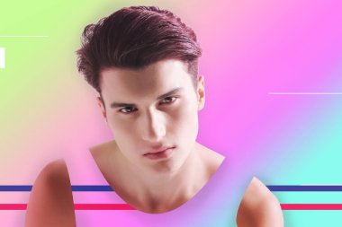 Yeni elbiseler giyen süre tatminsiz bakan sakin adam