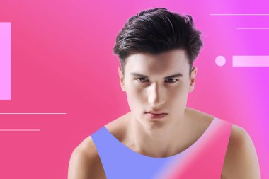 Bir t gömlek olmak hoş iyi görünümlü bir adam