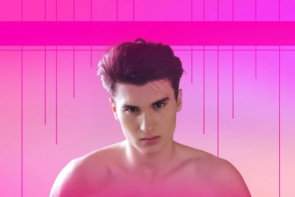 若い男がピンクの部屋に坐っている間イライラ感 — ストック写真