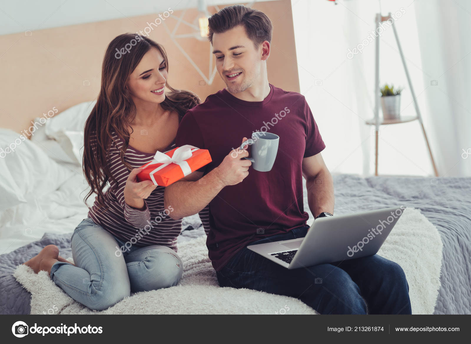 δώρο γενεθλίων ενώ dating