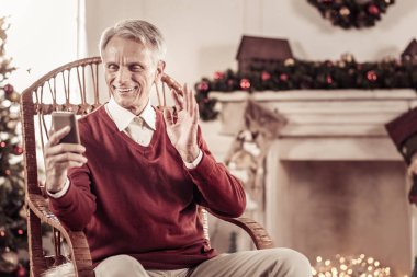 El sallayarak ve görüntülü konuşma sahip komik komuta sizde.