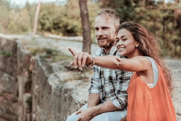 Der Nähe Von Canyon Zusammen Paar Blondhaarige Bärtige Schöne Mann — Stockfoto