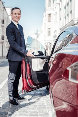 Mutlu esmer açılış kapı onun Auto