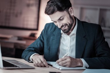 Notlar olumlu memnun erkek