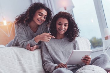 Dostça kız birlikte alışveriş online