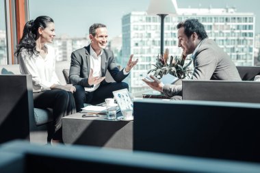 Samimi arkadaşları hoş sohbet