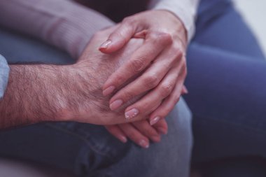 Elele tarafından güzel çiftin yakın çekim