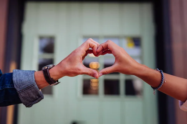 Close up of hands showing the heart — Stock Photo, Image