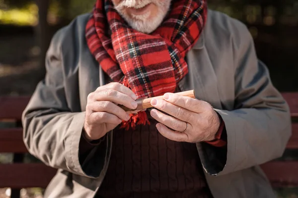 Nahaufnahme einer echten kubanischen Zigarre — Stockfoto