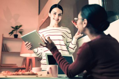 Yaratıcı tasarımcılar bir öğle yemeği