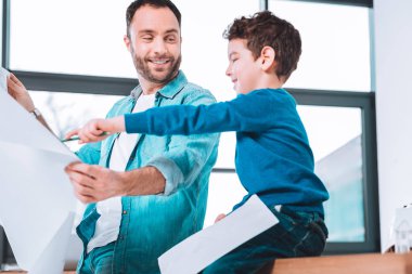 İddialı alt yazılı olarak işaret