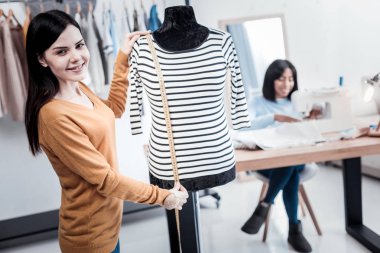 Sana bakmak çok mutlu güzel terzi