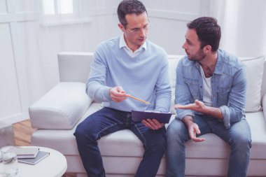 Hevesli serbest iş tartışma