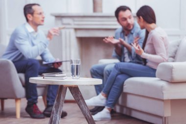 Notlar ve bir bardak su psikologlar Office