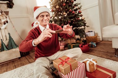 Gülümseyen ve fotoğraf yapmak mutlu komuta sizde.