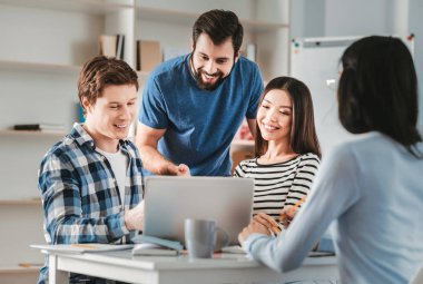 Dört umut verici yapma bilimsel araştırma mühendisleri