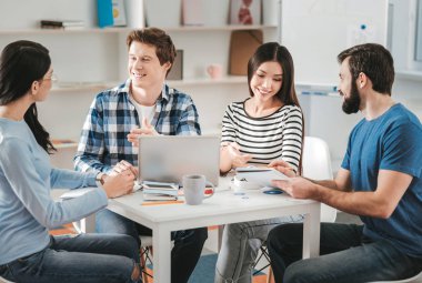Dört öngörüyor uluslararası rekabet için hazırlanıyor