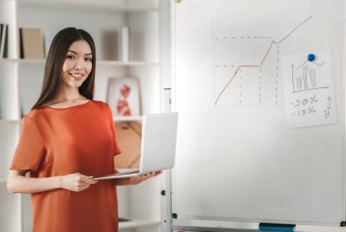 Esmer ekonomist aylık istatistik hazırlama