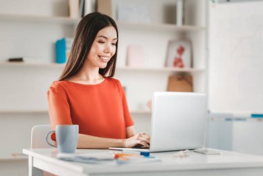 Kadın Doğum izni uzak iş sahip