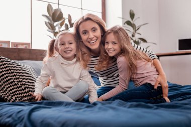 Bakıyorsun anne ve çocuk