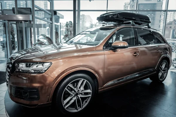 Kahverengi renk Satılık olmak rahat aile arabası