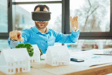 Minyatürler için işaret ve memnun seyir profesyonel mühendis