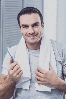 Pozitif esmer dişleri temizlemek olacak memnun